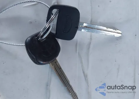 2001 Toyota Avalon Xls from USA, damaged, VIN 4T1BF28B71U158155